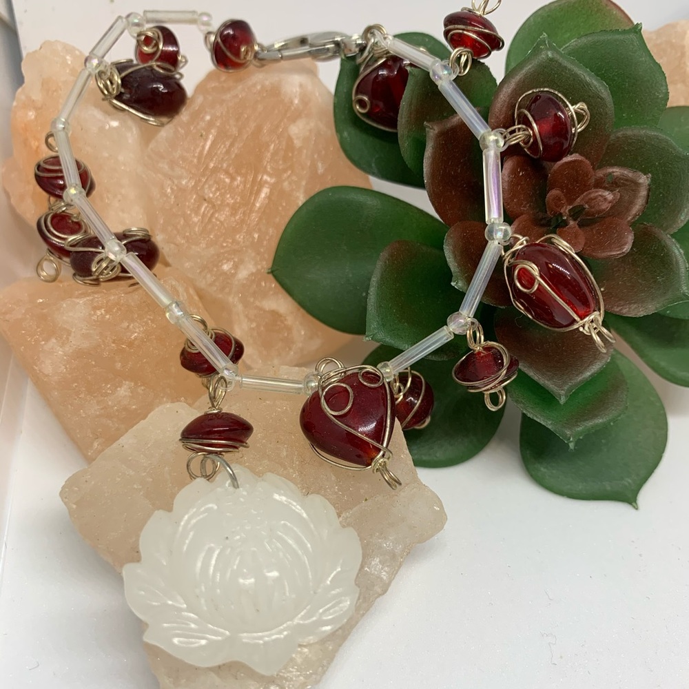 🦉SALE 3/$33 or 5/$50 lotus bracelet w/ red beads